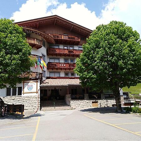 Hotel Europa Pozza di Fassa Exterior foto