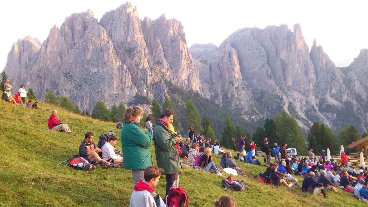 Hotel Europa Pozza di Fassa Exterior foto